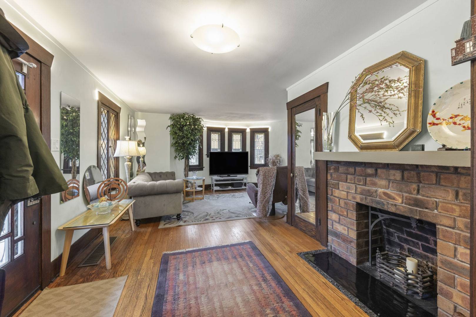 535 N Ashland AVE, La Grange Park, IL 60526