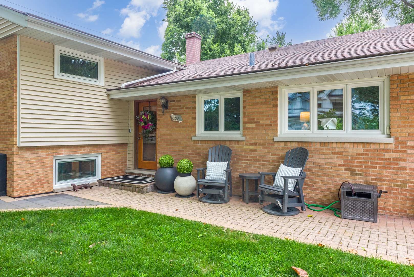220 E Hillside RD, Naperville, IL 60540