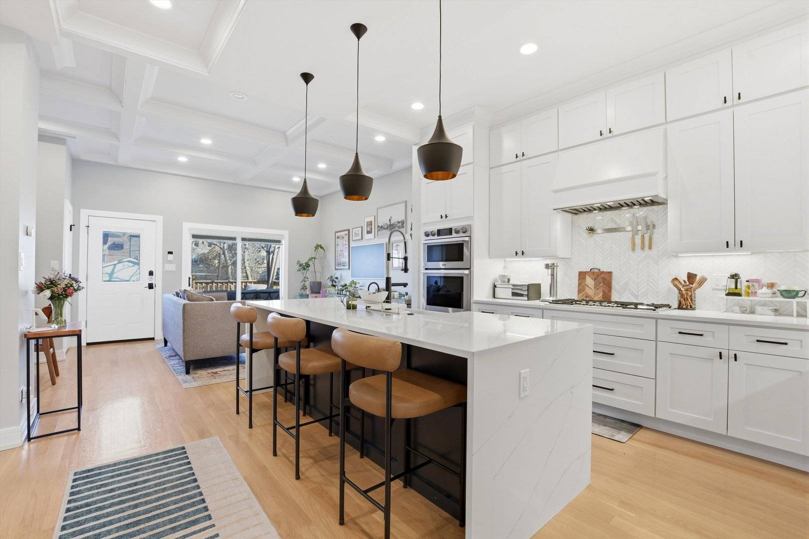 1635 N Central Park AVE, Chicago, IL 60647