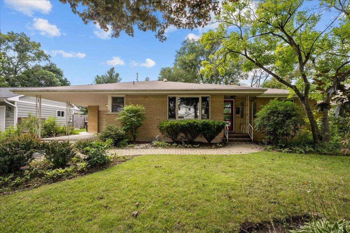 662 Garfield AVE, Lake Bluff, IL 60044