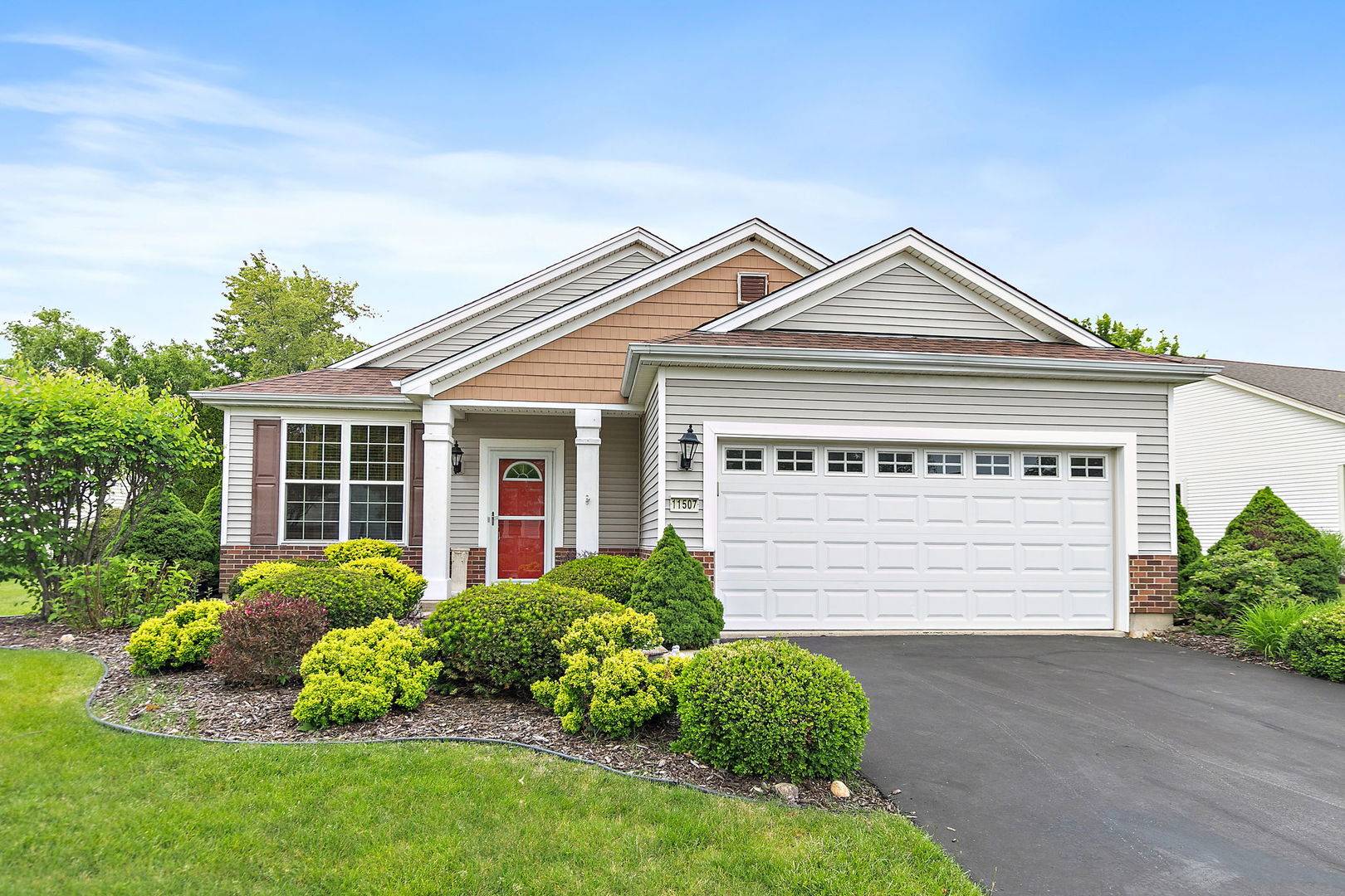 11507 Stonewater XING, Huntley, IL 60142