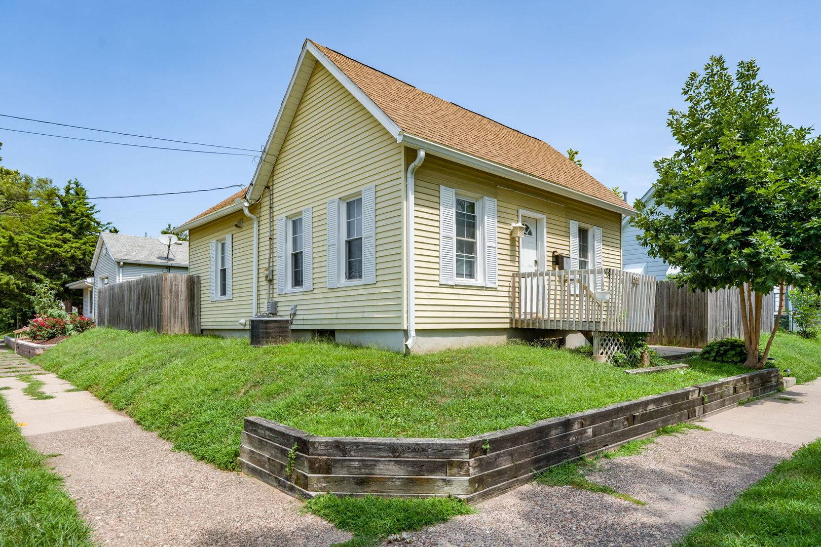 501 17th AVE, Moline, IL 61265