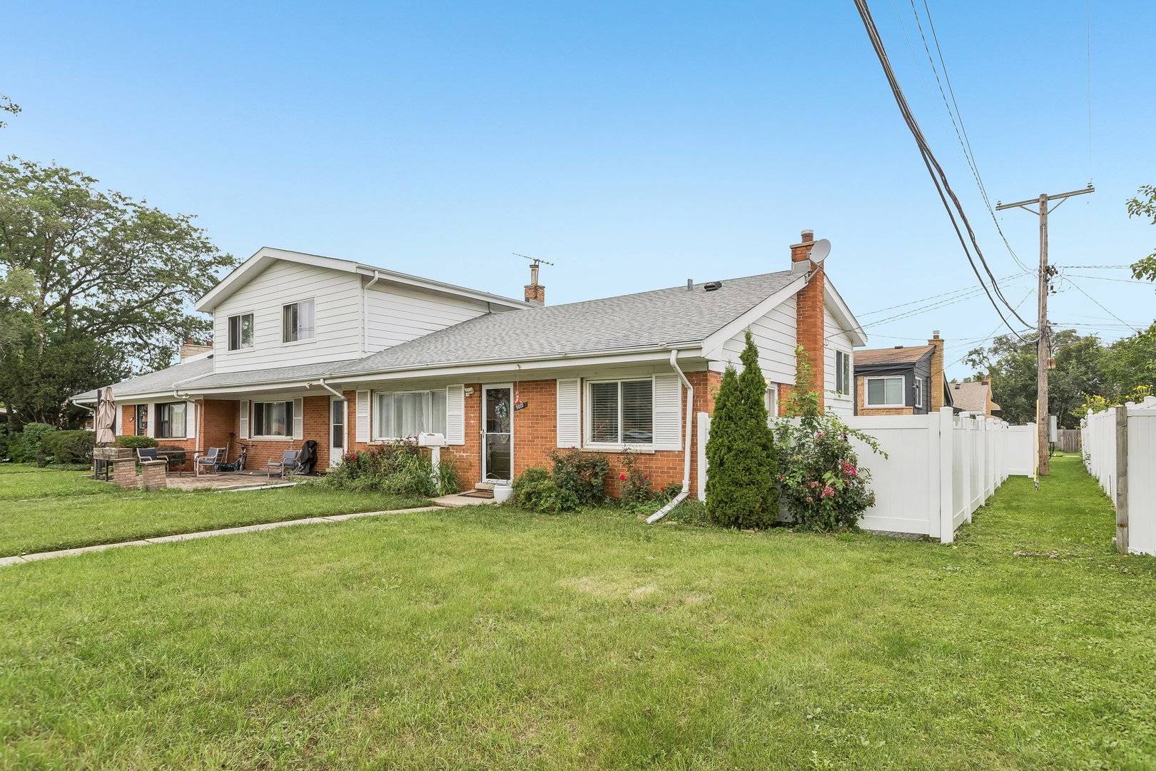9005 N Grace AVE, Niles, IL 60714