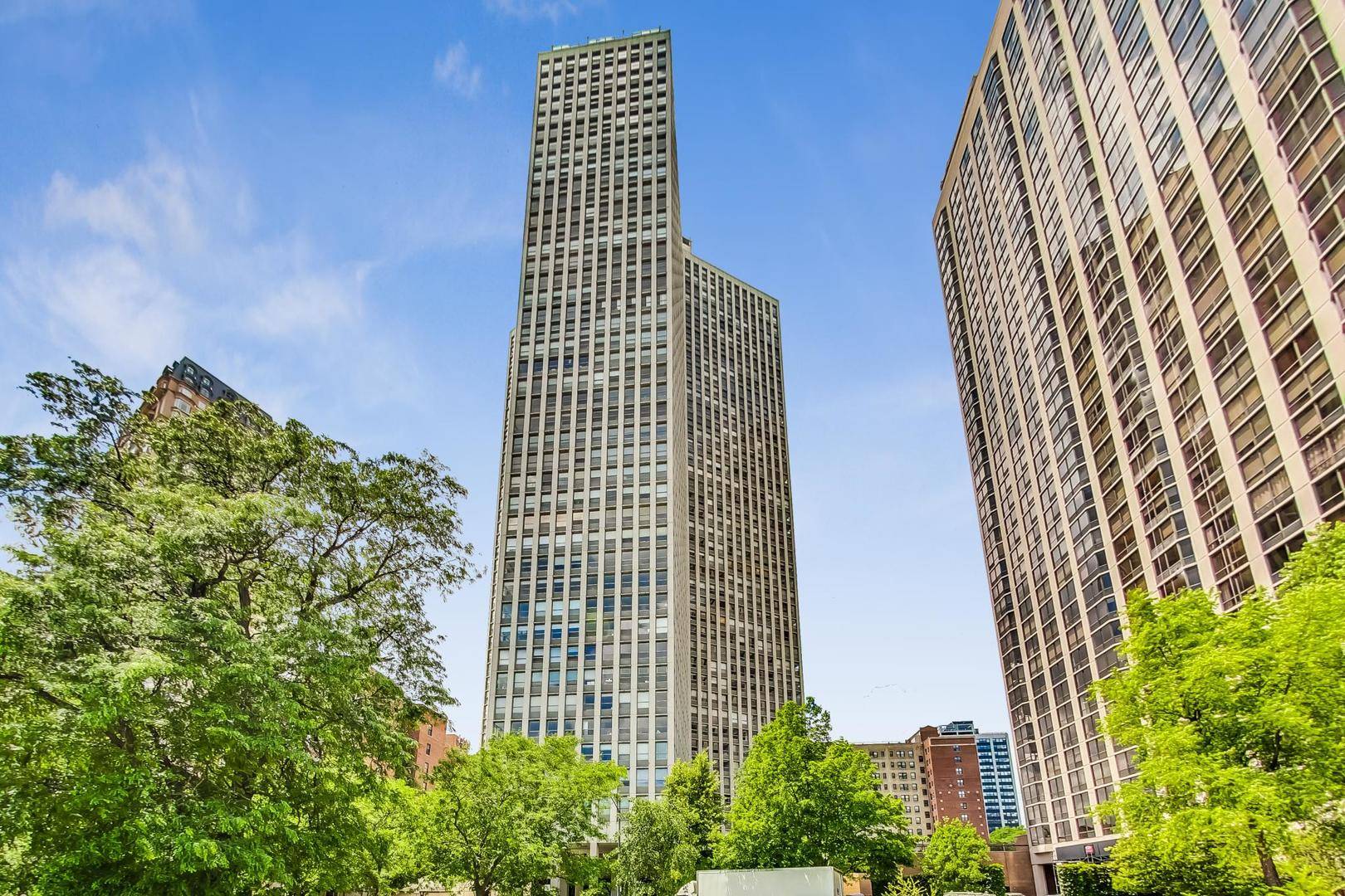 2626 N Lakeview AVE #502, Chicago, IL 60614