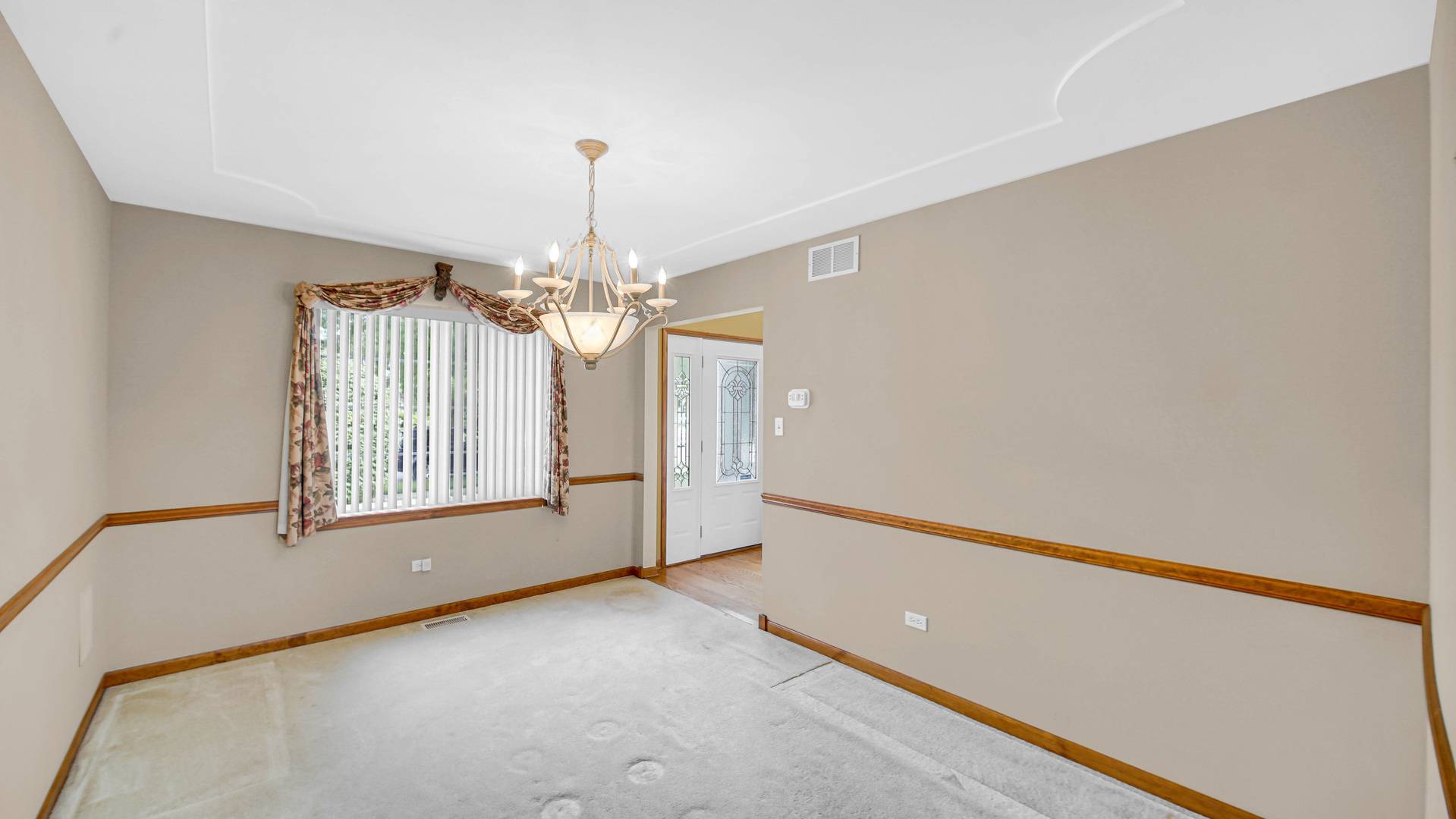 18122 Charlotte DR, Lansing, IL 60438