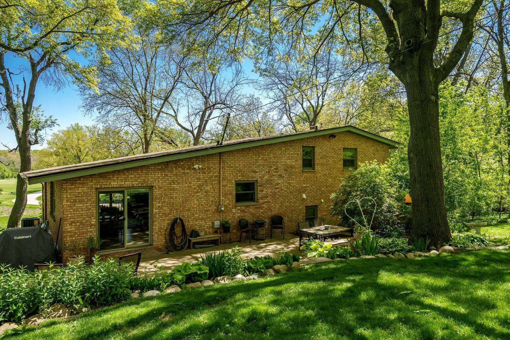 12451 Chuckanut DR, Roscoe, IL 61073