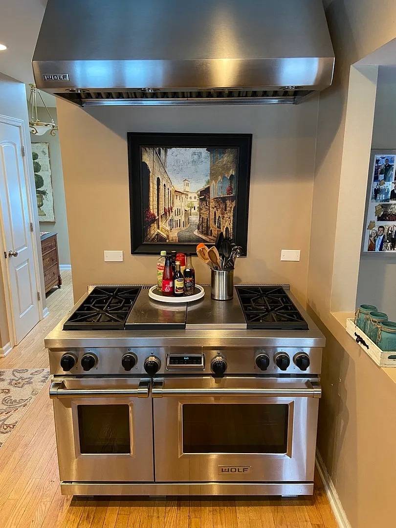 1073 W Elm ST, Palatine, IL 60067