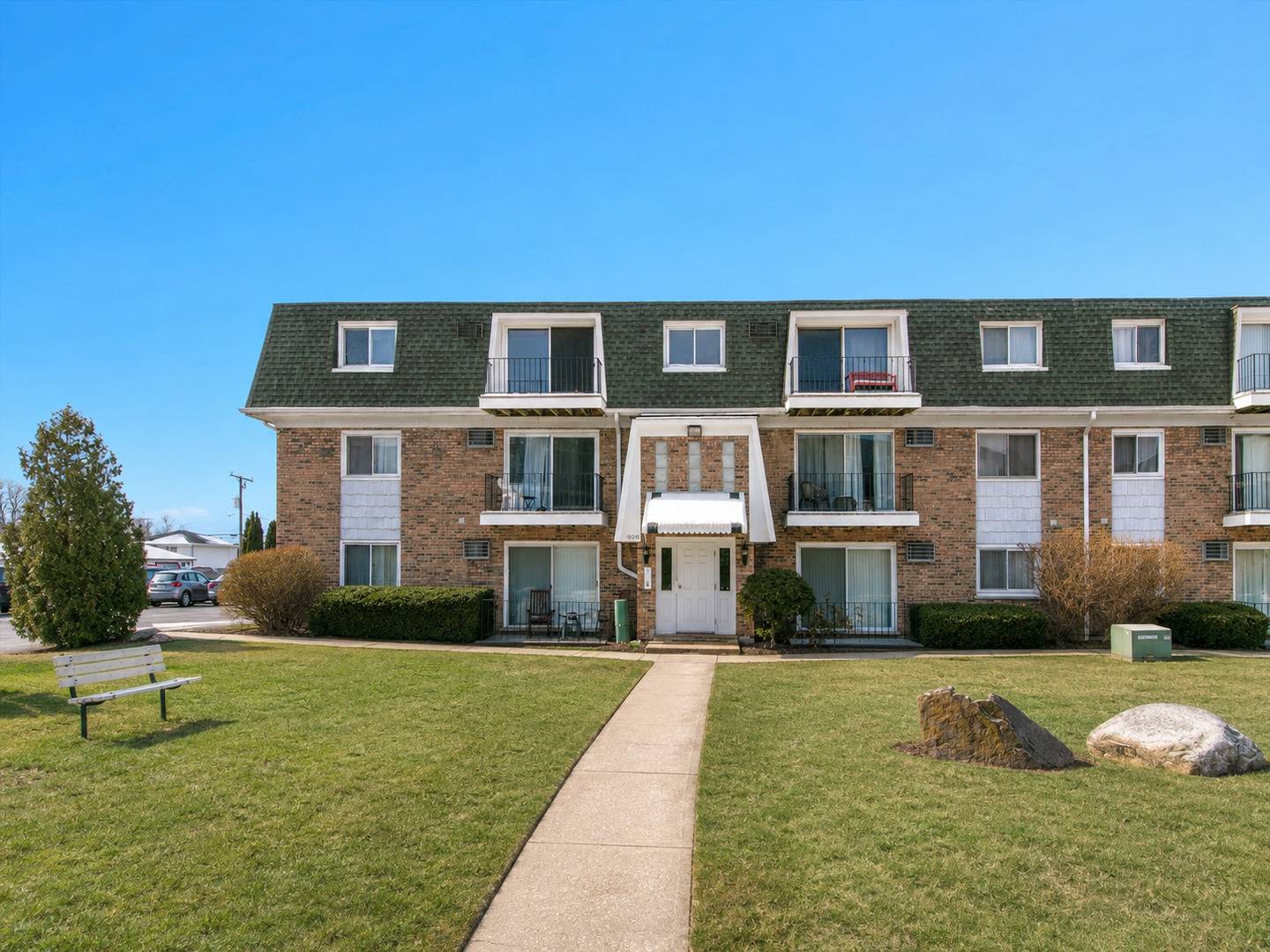 10310 Ridgeland AVE #208, Chicago Ridge, IL 60415
