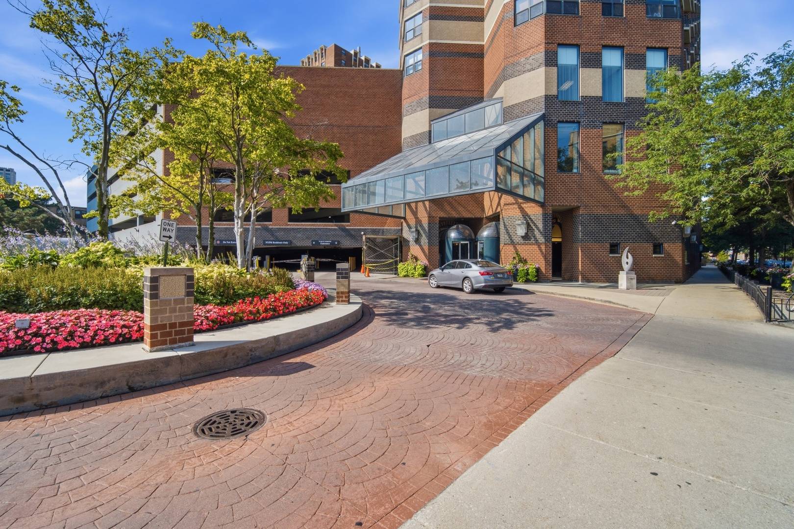3660 N LAKE SHORE DR #1506, Chicago, IL 60613
