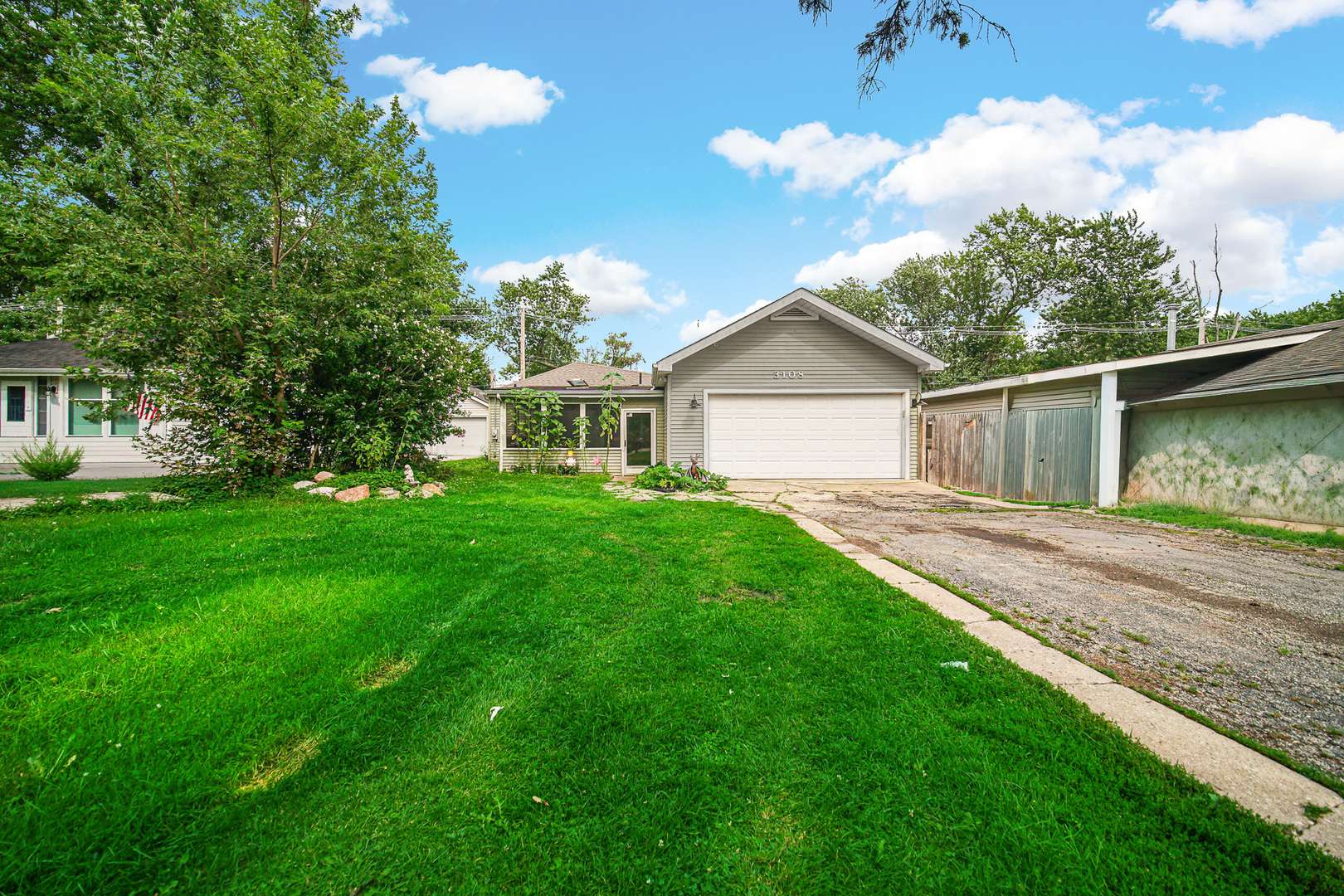 3108 S Woods AVE, Mchenry, IL 60051