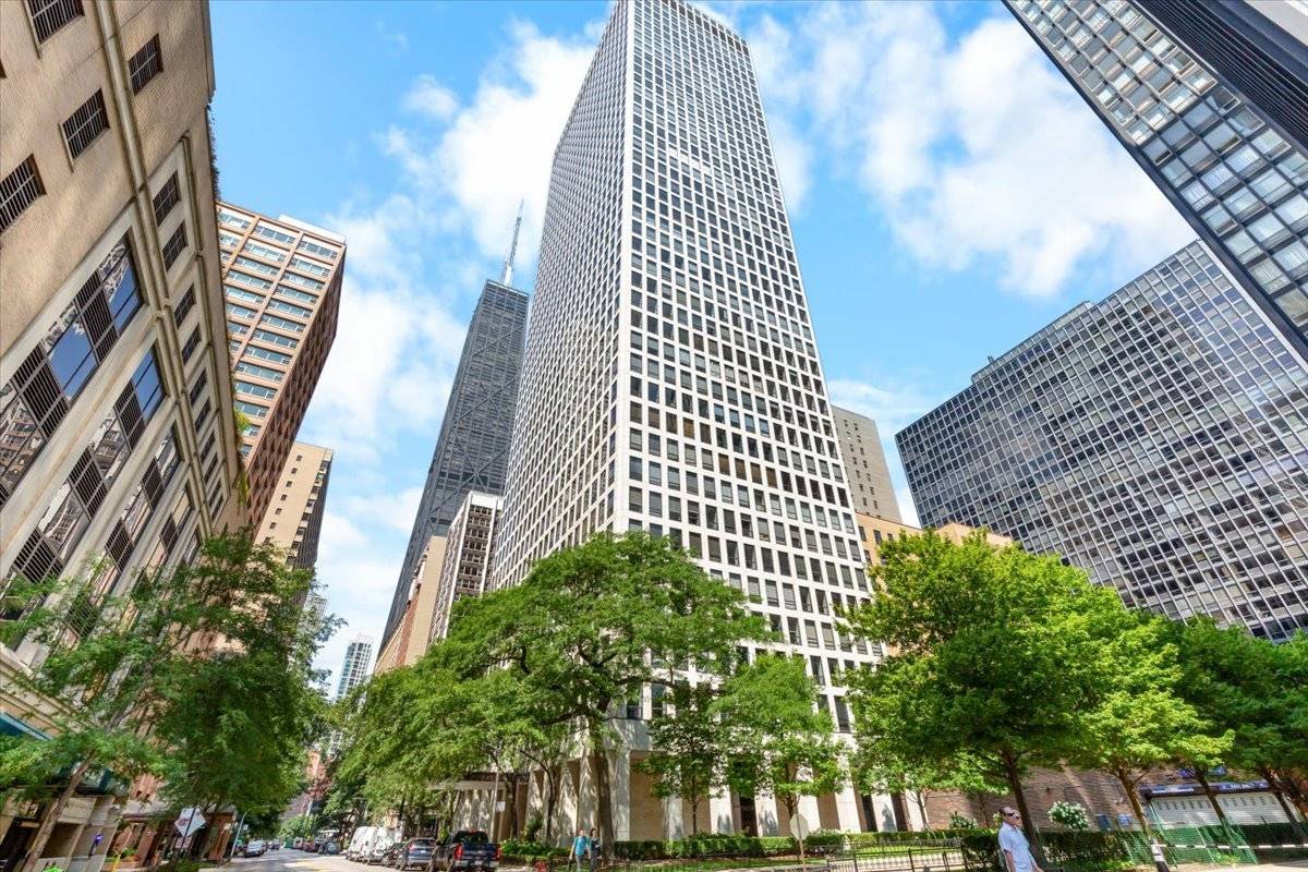 260 E Chestnut ST #303, Chicago, IL 60611