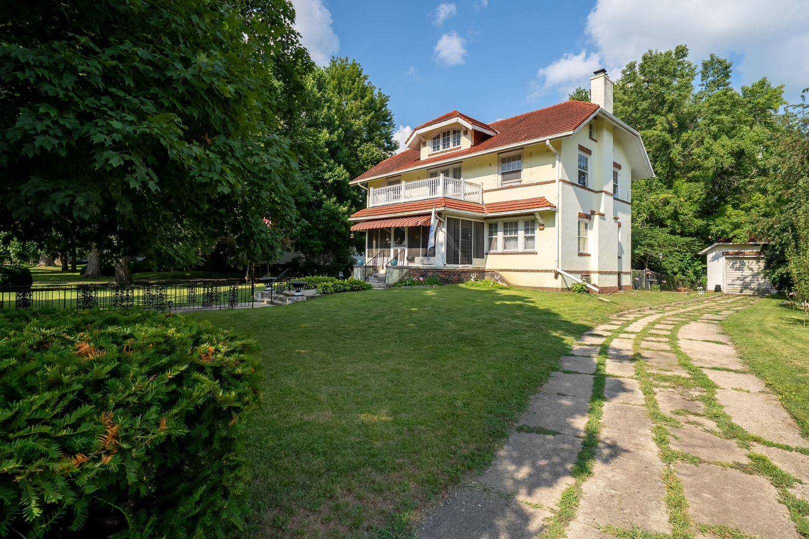 412 N Main AVE, Minier, IL 61759