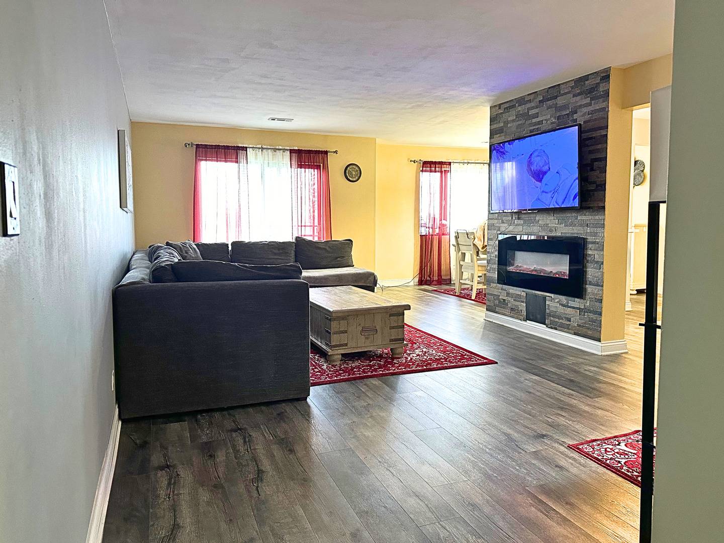 9355 Landings LN #301, Des Plaines, IL 60016