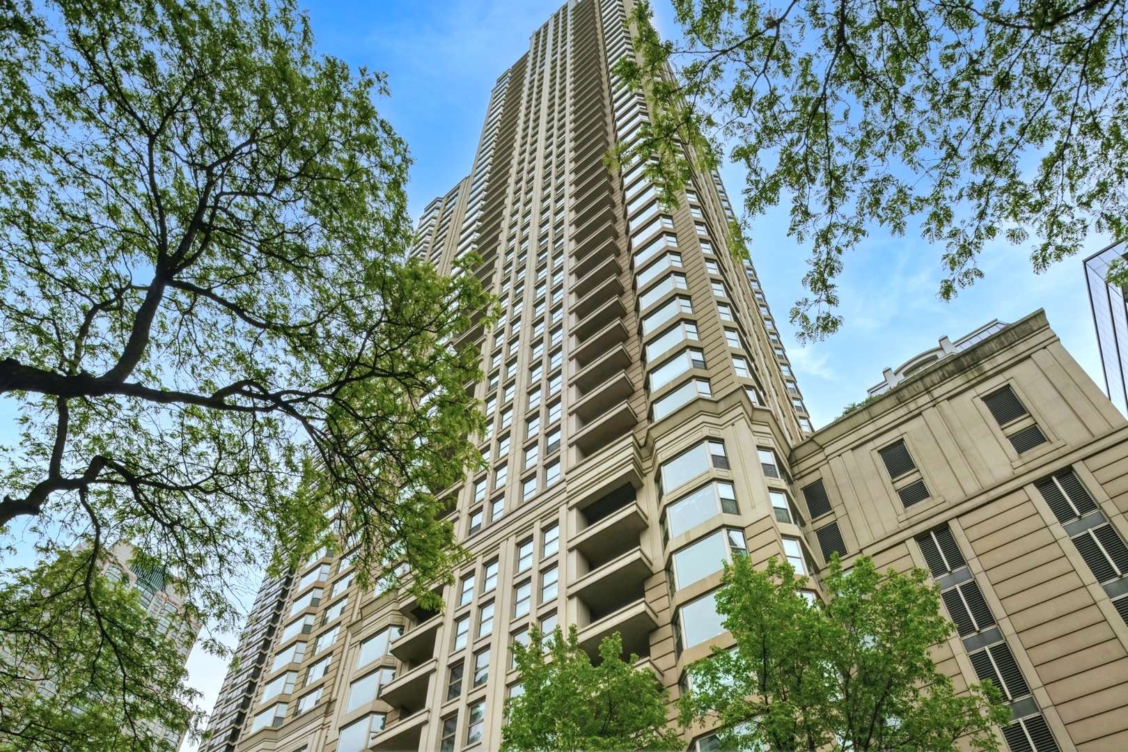 25 E Superior ST #1801, Chicago, IL 60611