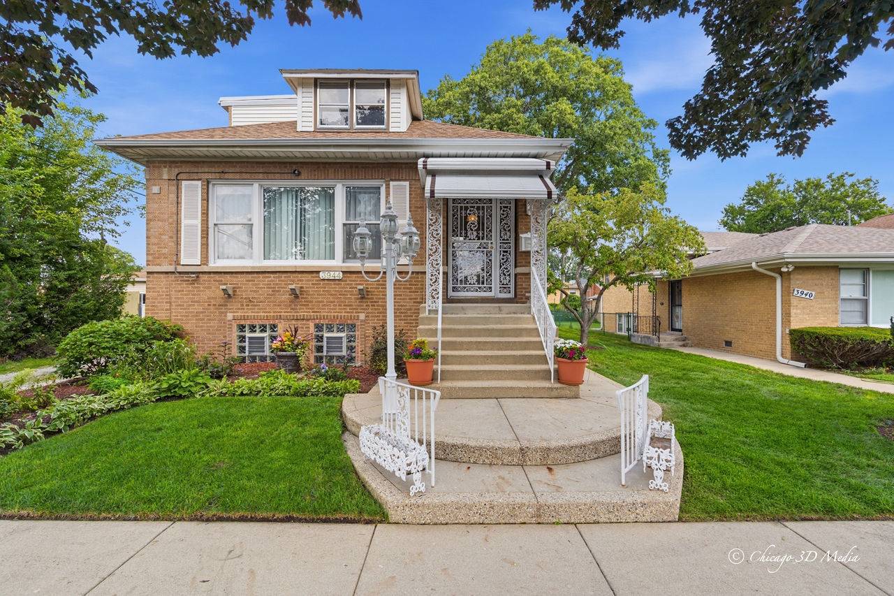 3944 W Greenleaf AVE, Lincolnwood, IL 60712