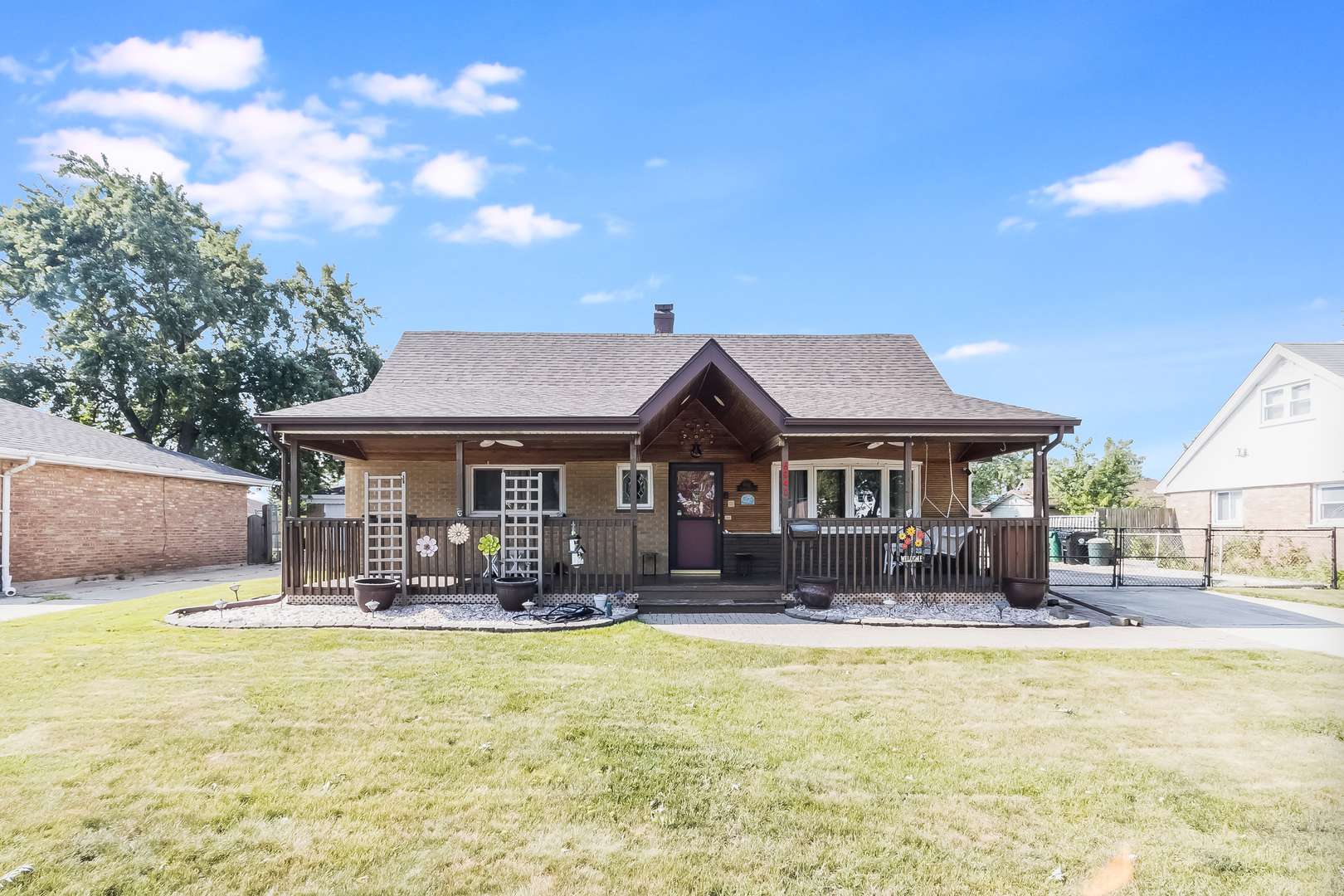 6941 Olympic DR, Bridgeview, IL 60455