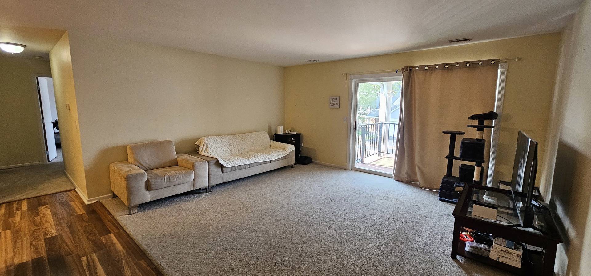 893 Golf Course RD #8, Crystal Lake, IL 60014