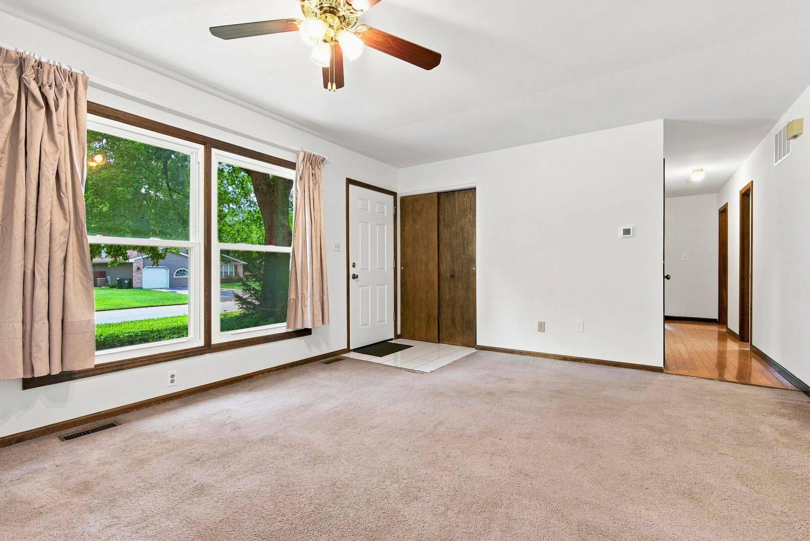 129 Dolores ST, Oswego, IL 60543
