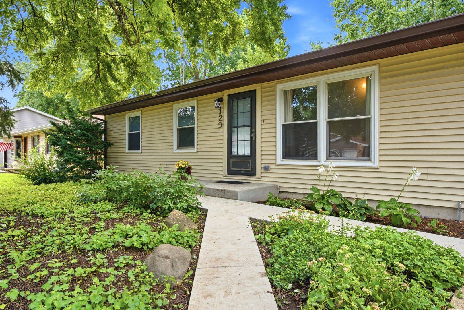 129 Dolores ST, Oswego, IL 60543
