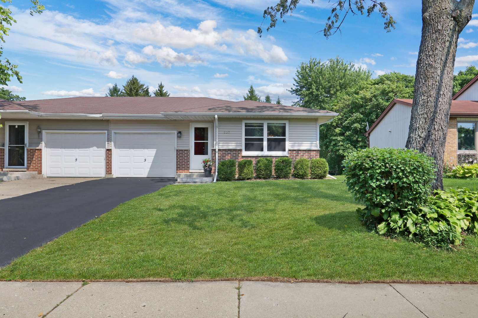 537 Lincoln AVE, Grayslake, IL 60030
