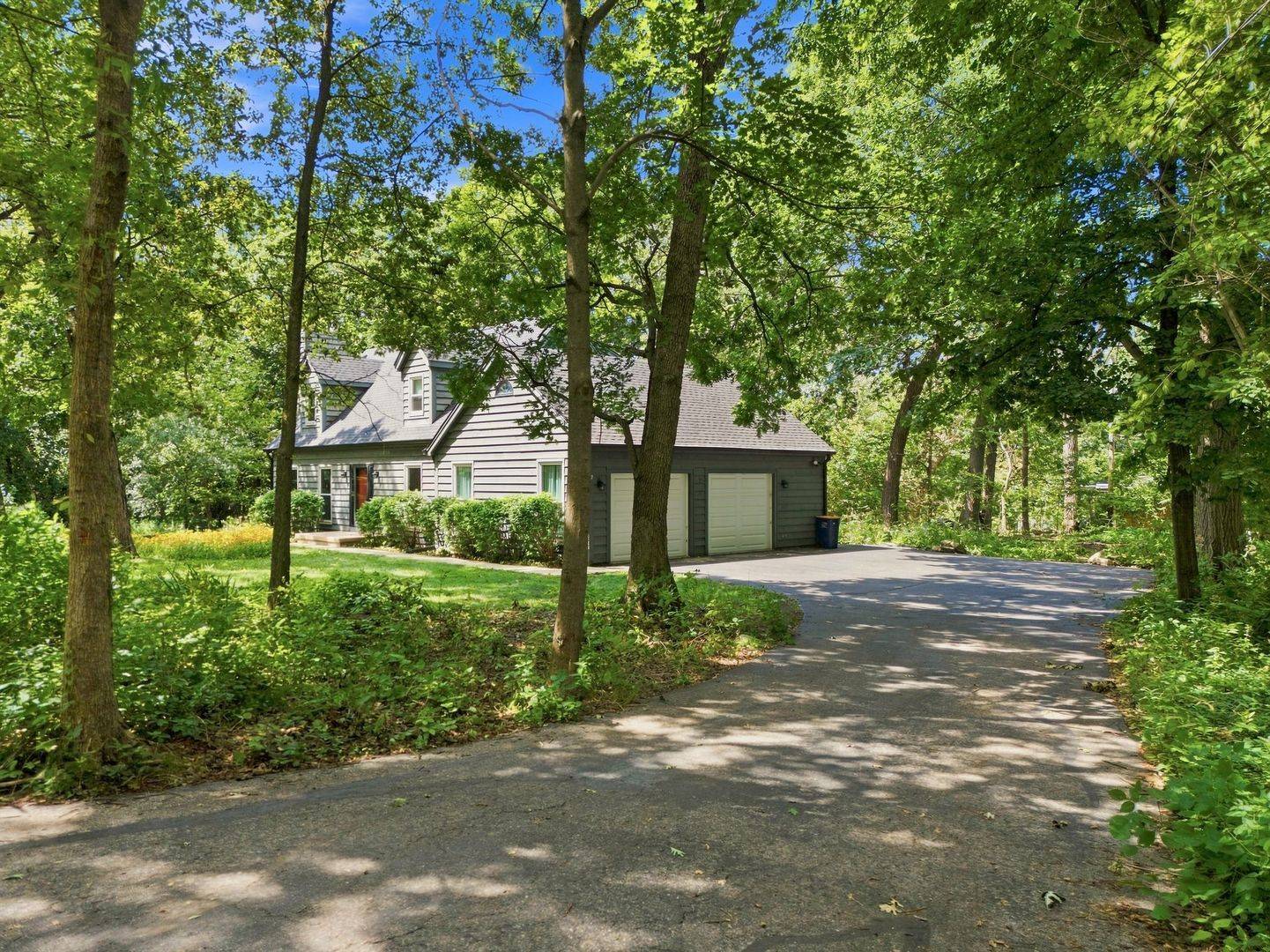 520 Glenwood TRL, Elgin, IL 60120
