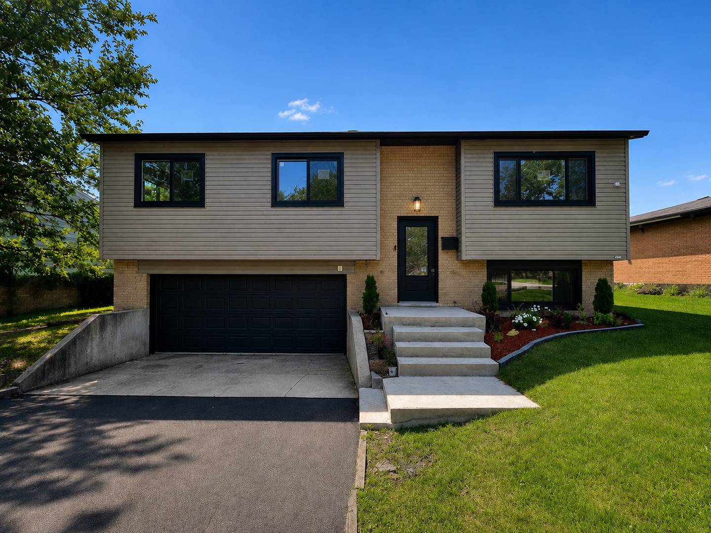 720 Blackhawk DR, University Park, IL 60484