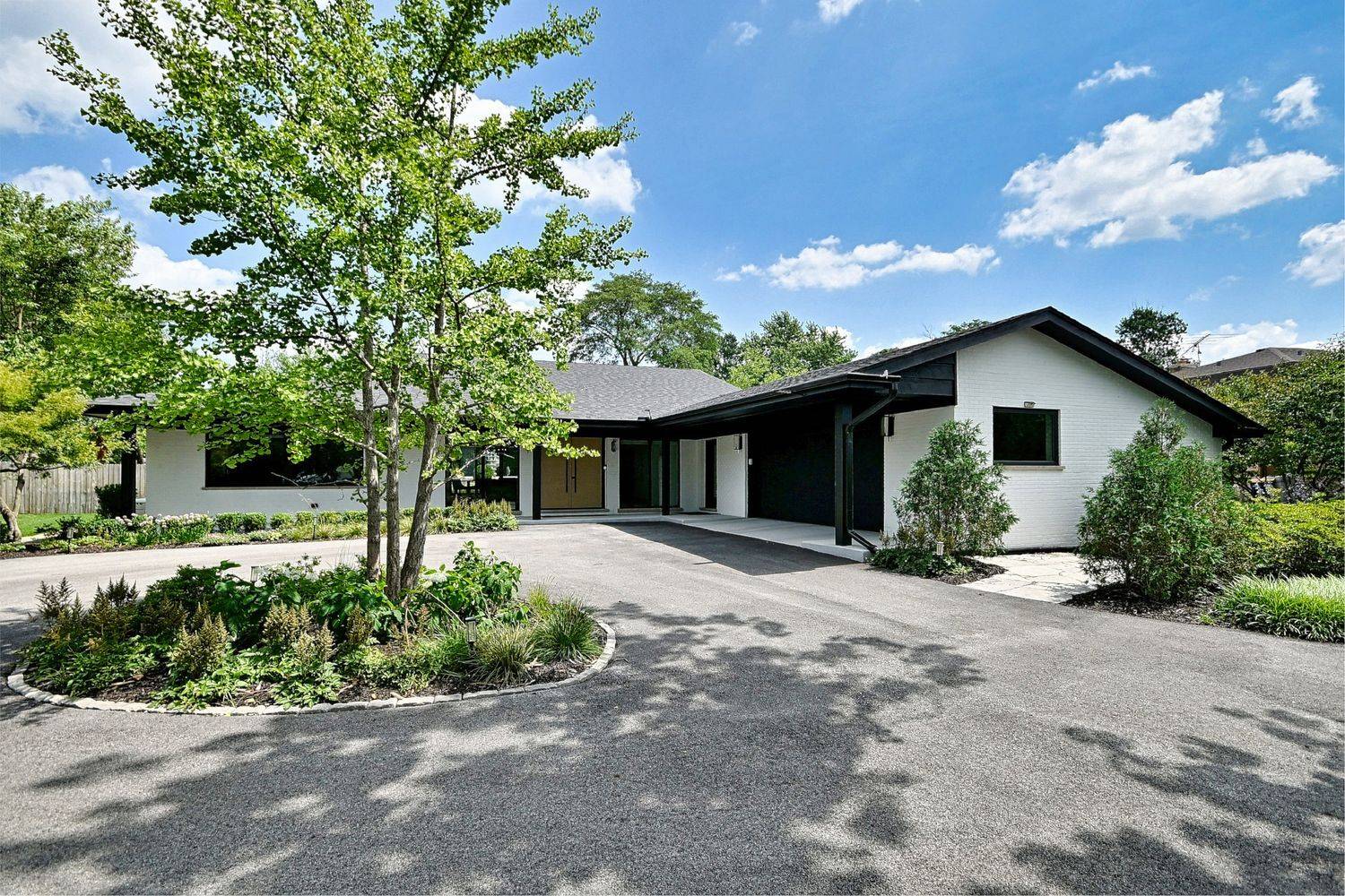 3456 Whirlaway DR, Northbrook, IL 60062