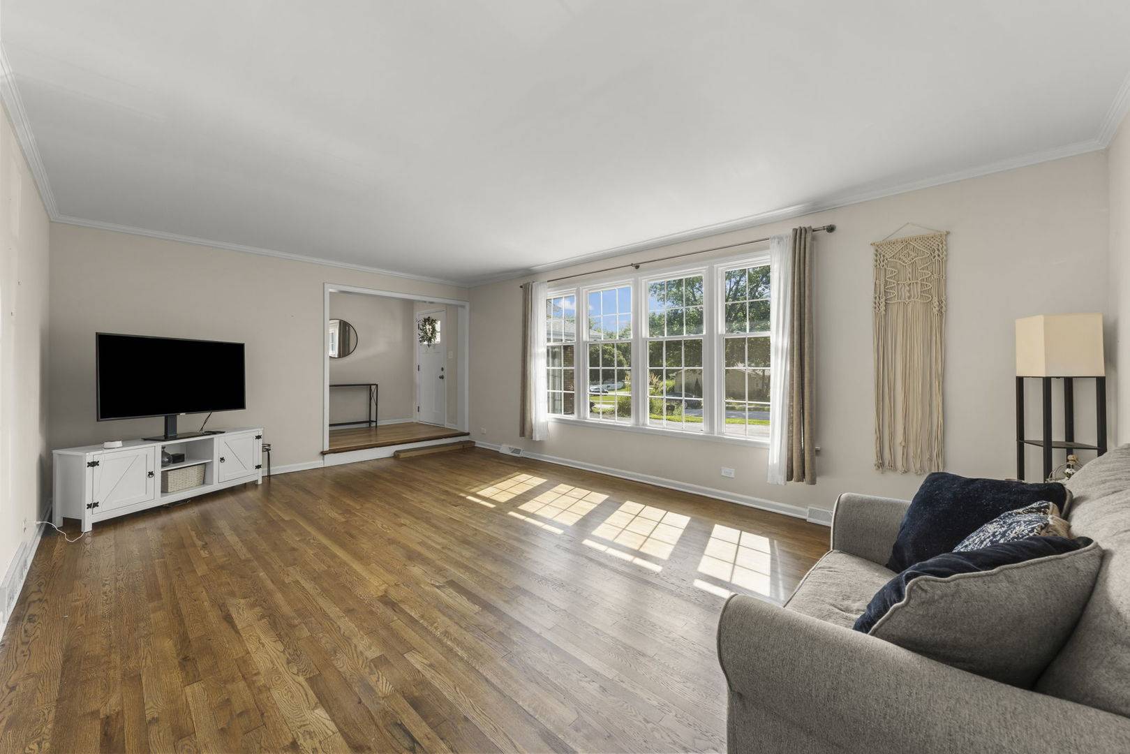625 N Locust ST, Frankfort, IL 60423