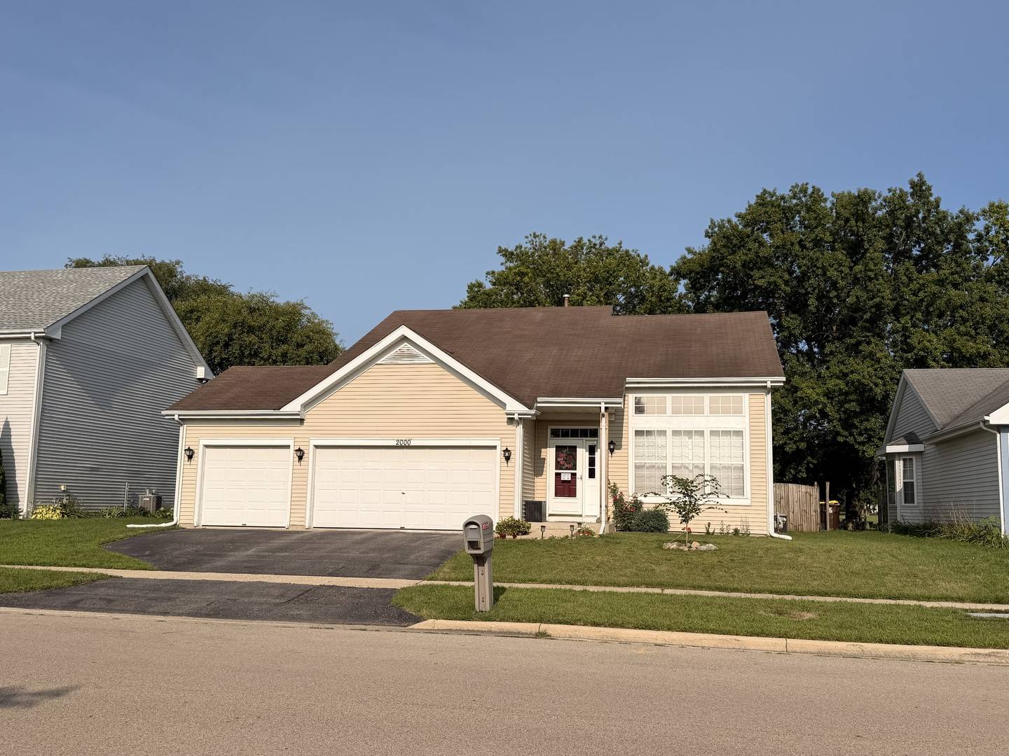 2000 OAKBROOK DR, Belvidere, IL 61008