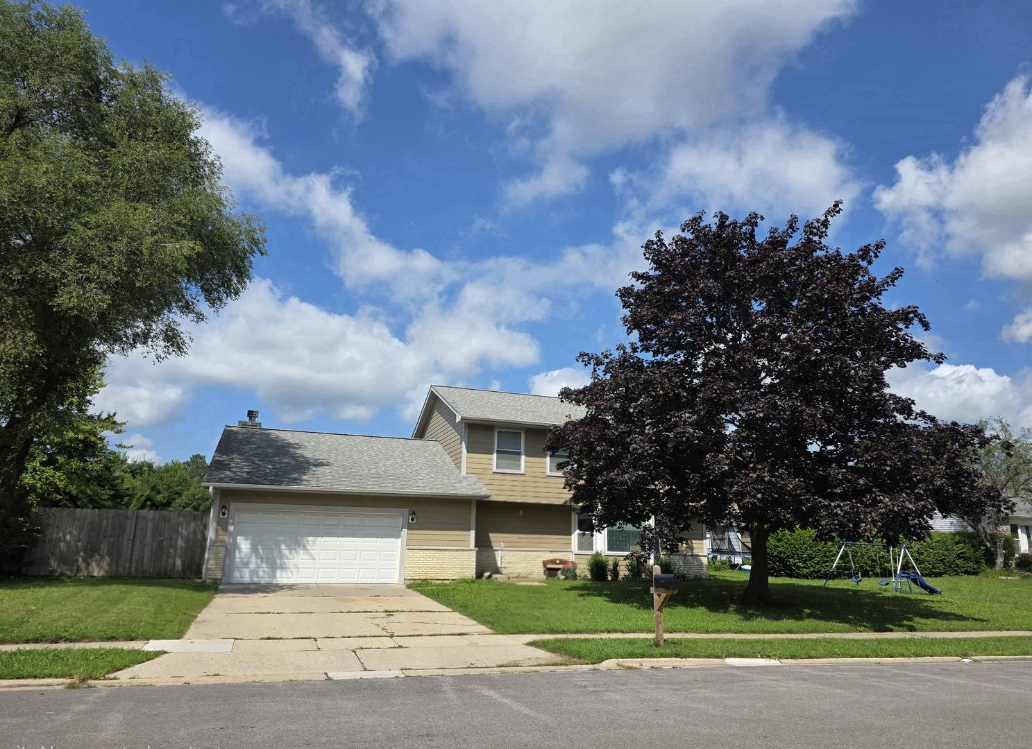430 Gillings DR, Gurnee, IL 60031