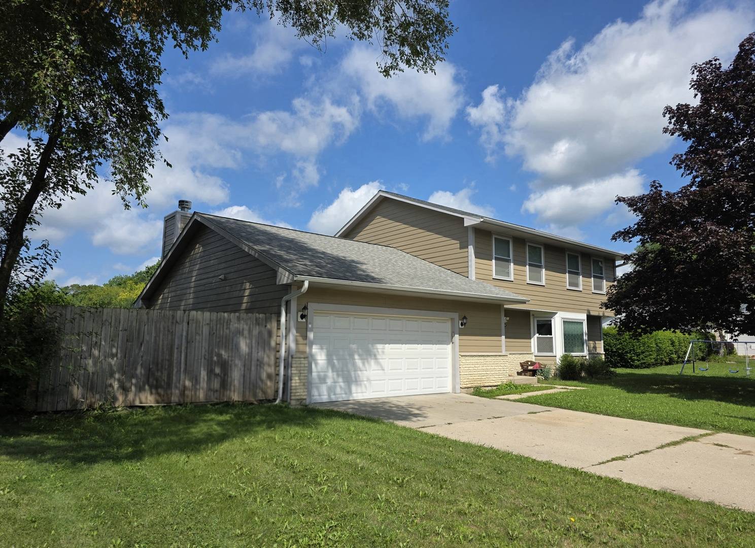 430 Gillings DR, Gurnee, IL 60031