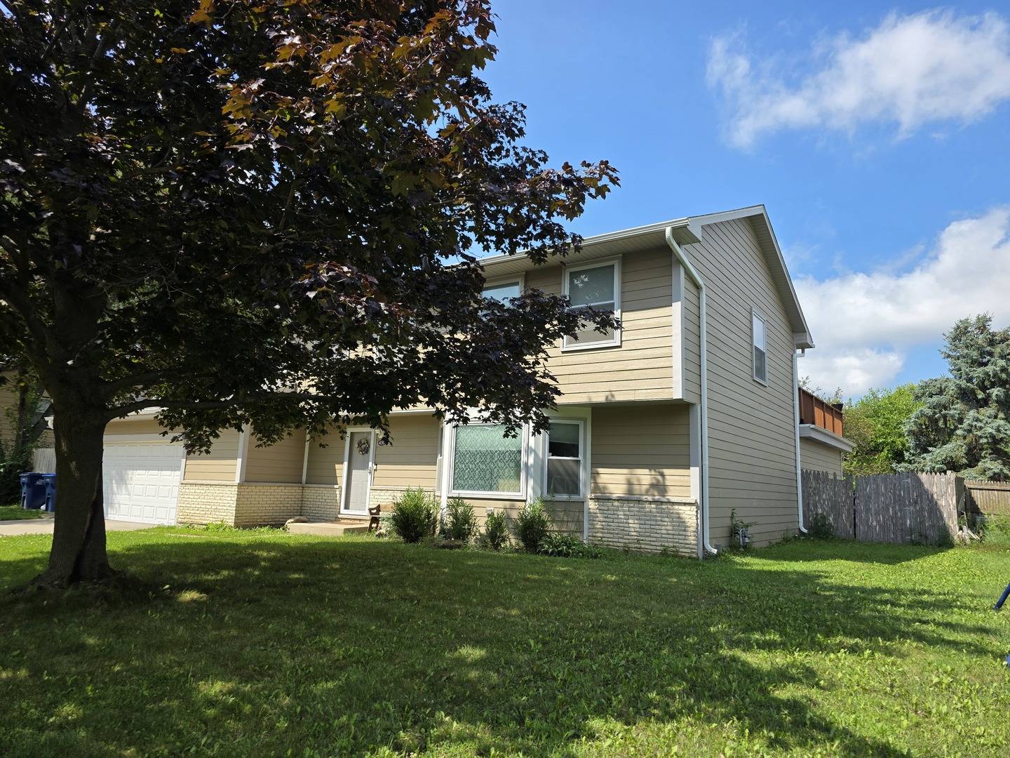430 Gillings DR, Gurnee, IL 60031