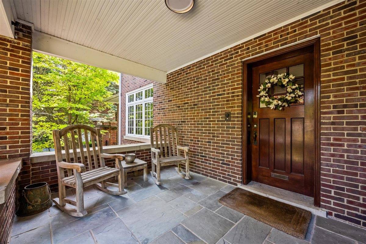 224 Sheridan RD, Kenilworth, IL 60043