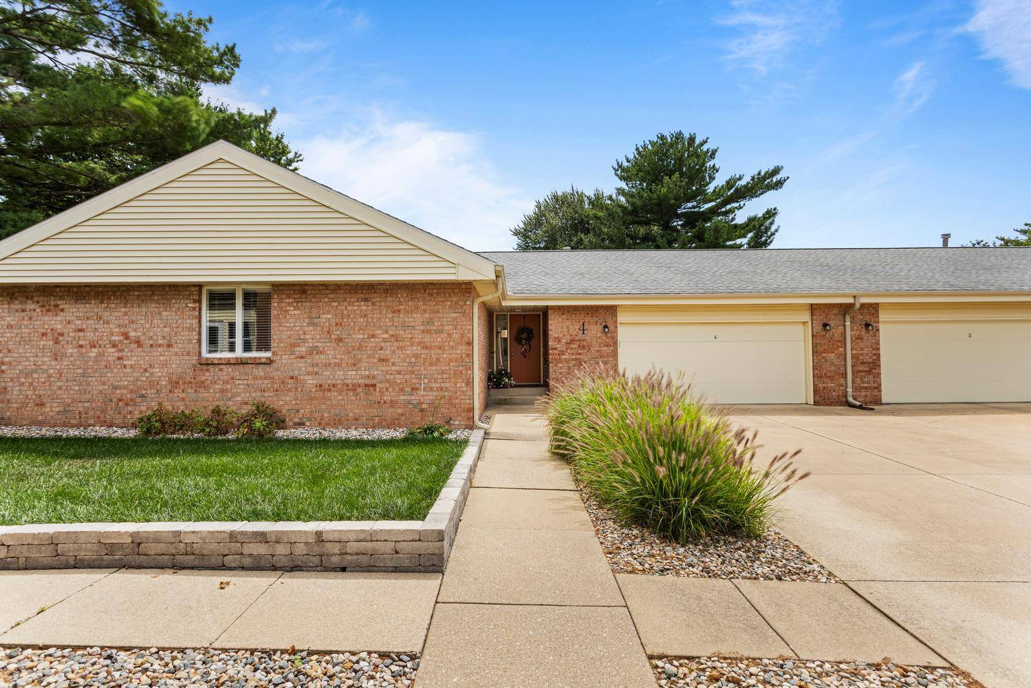 4 Fields E #0, Champaign, IL 61822