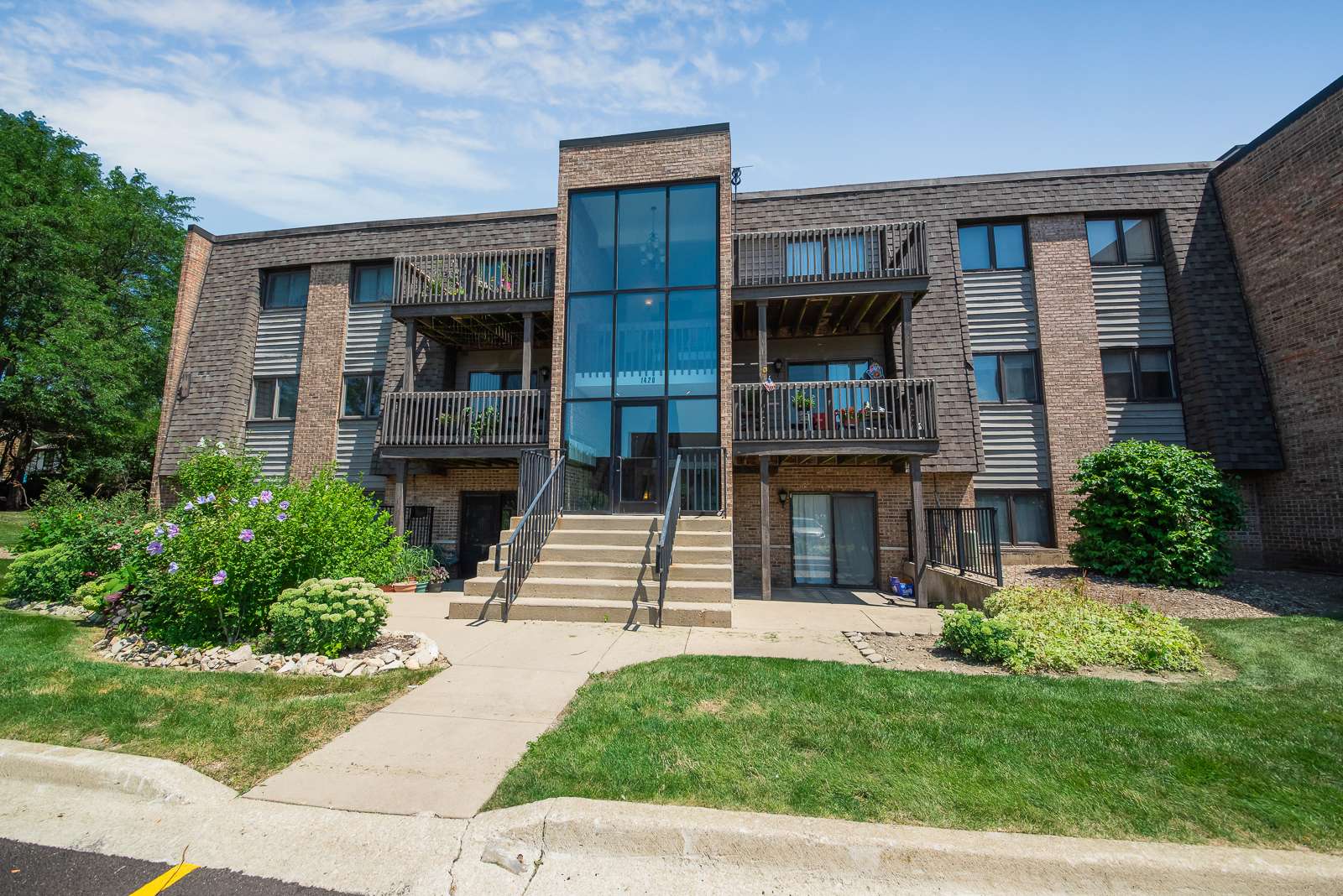 1420 Stonebridge CIR #N-3, Wheaton, IL 60189