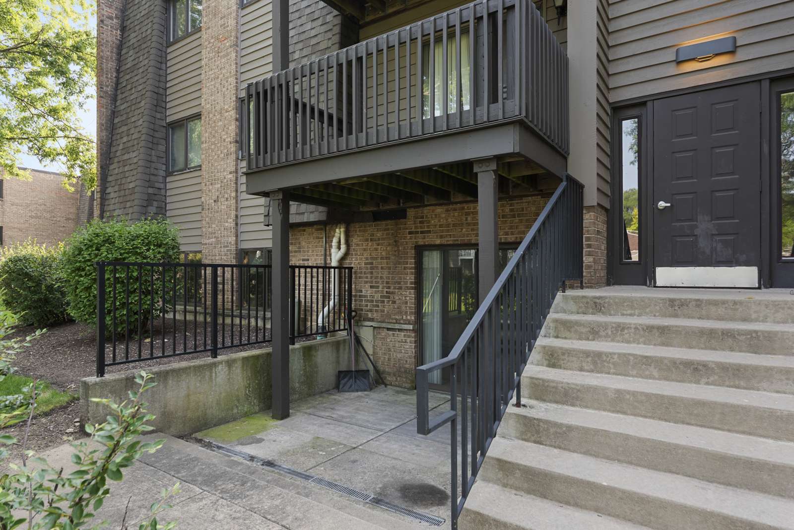 1420 Stonebridge CIR #N-3, Wheaton, IL 60189