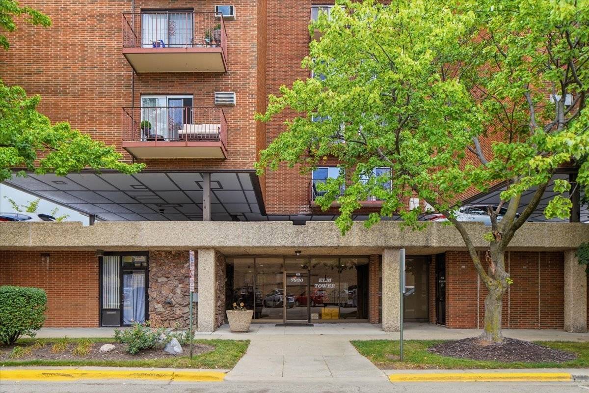 7830 W North AVE #511, Elmwood Park, IL 60707
