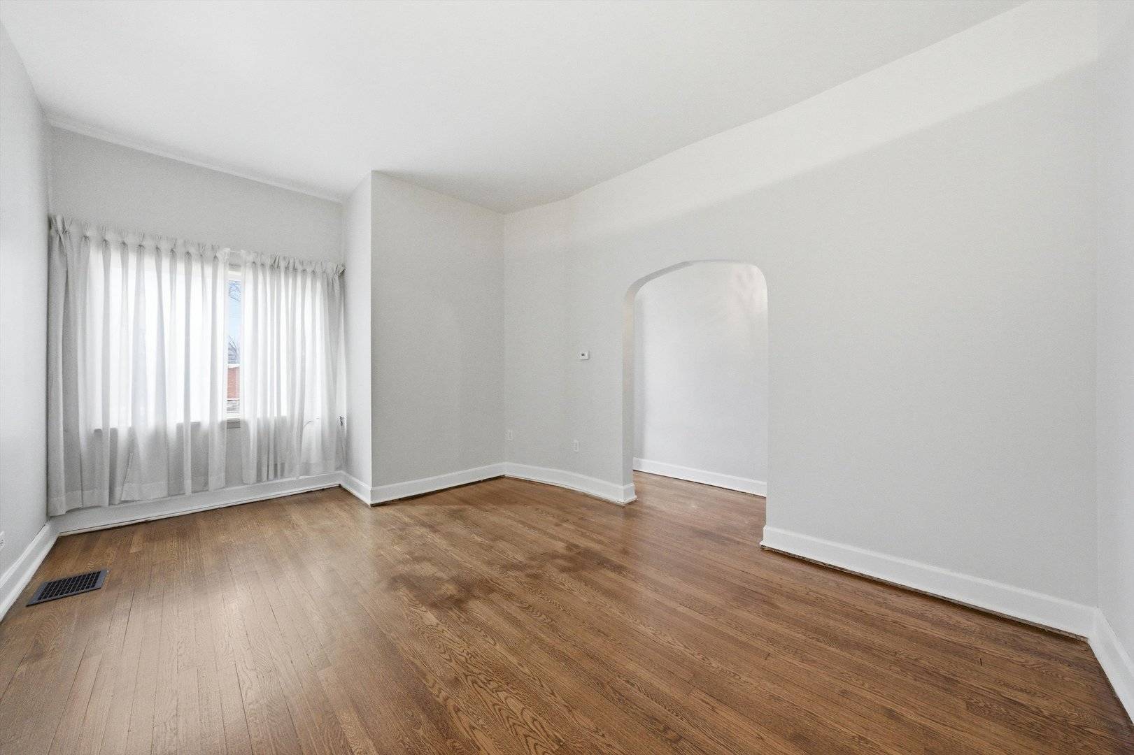 11223 S Forrestville AVE, Chicago, IL 60628