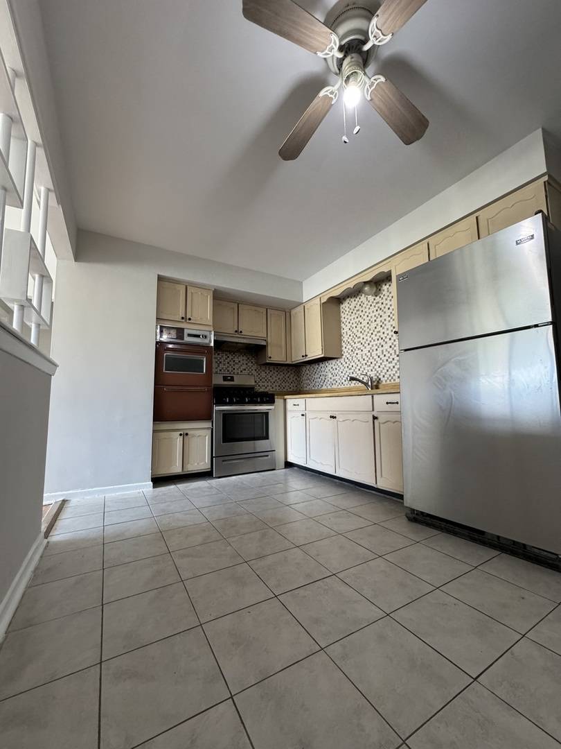4752 N Olcott AVE #1A, Harwood Heights, IL 60706