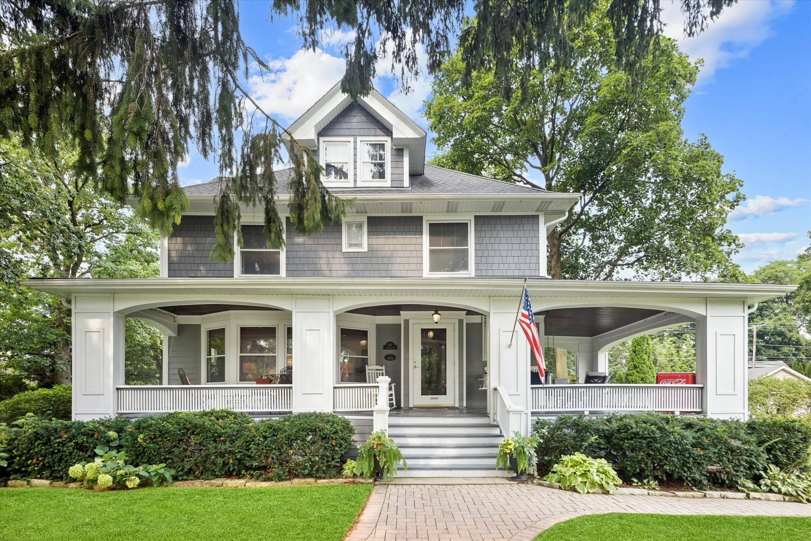 448 S Spring AVE, La Grange, IL 60525
