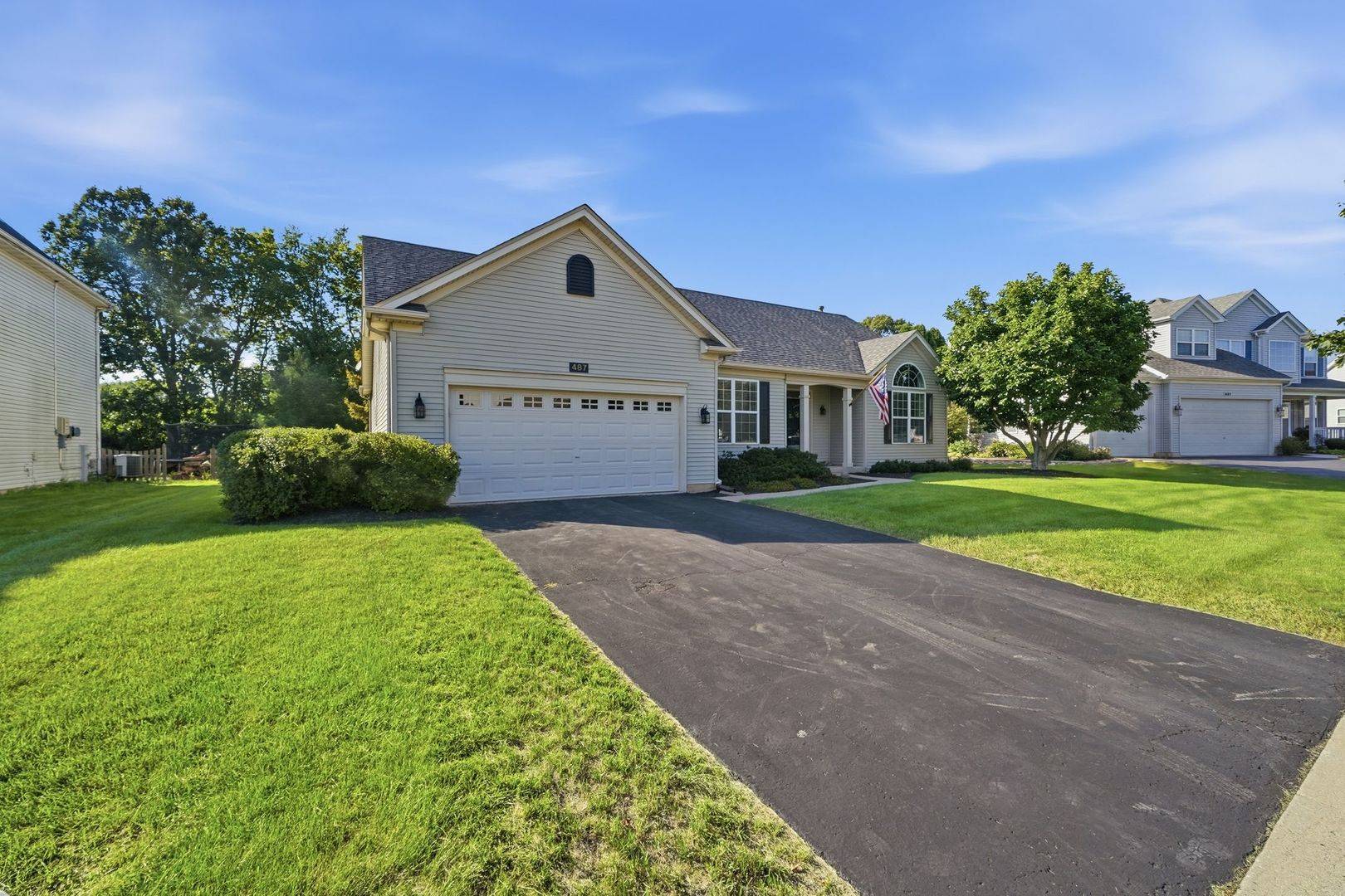 487 Kelly AVE, Yorkville, IL 60560