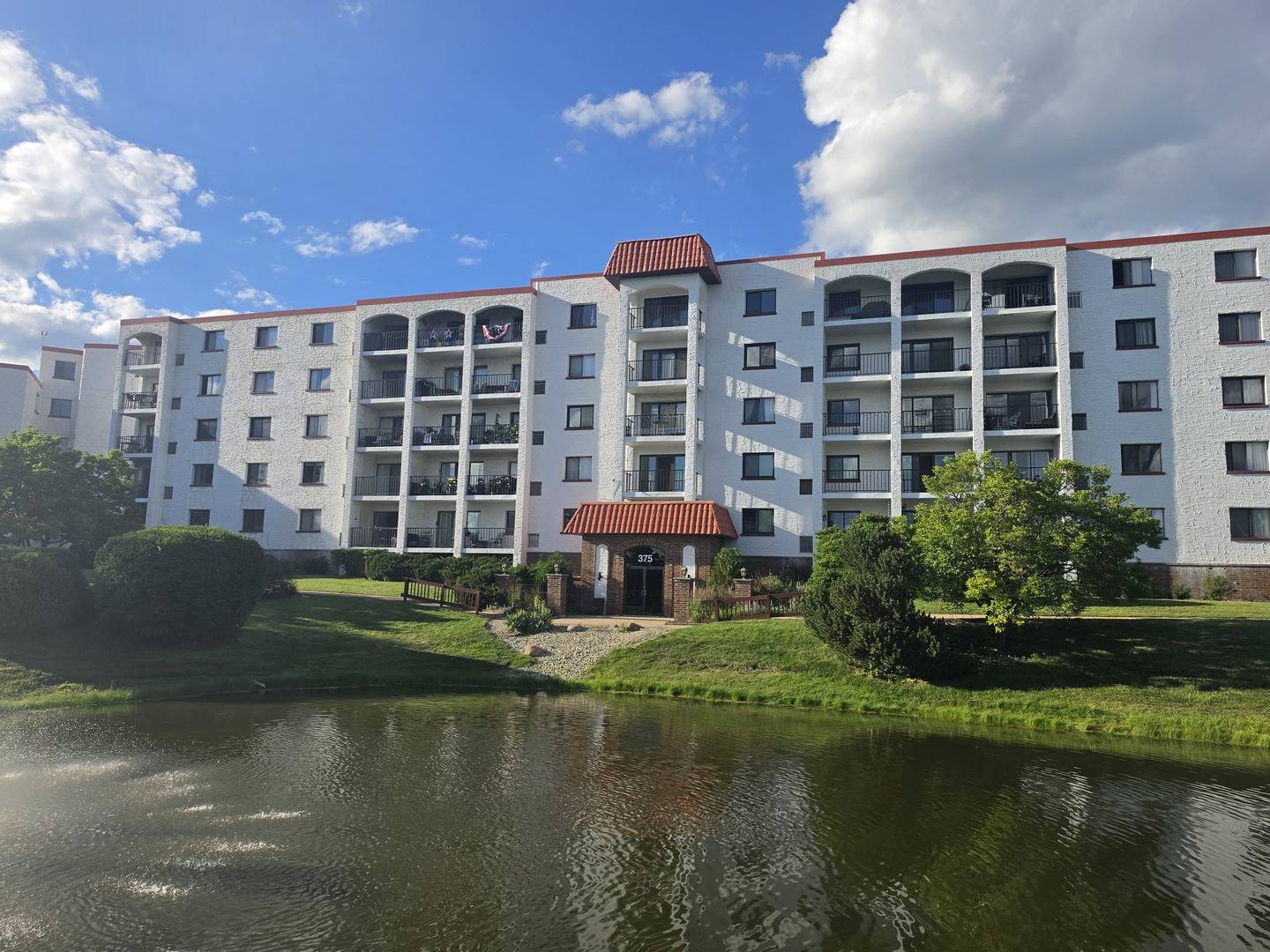 375 Plum Creek DR #103, Wheeling, IL 60090