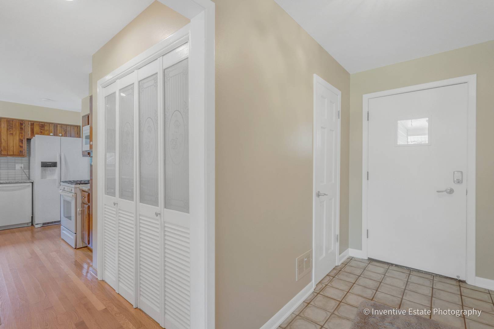 825 Oxford ST, Downers Grove, IL 60516
