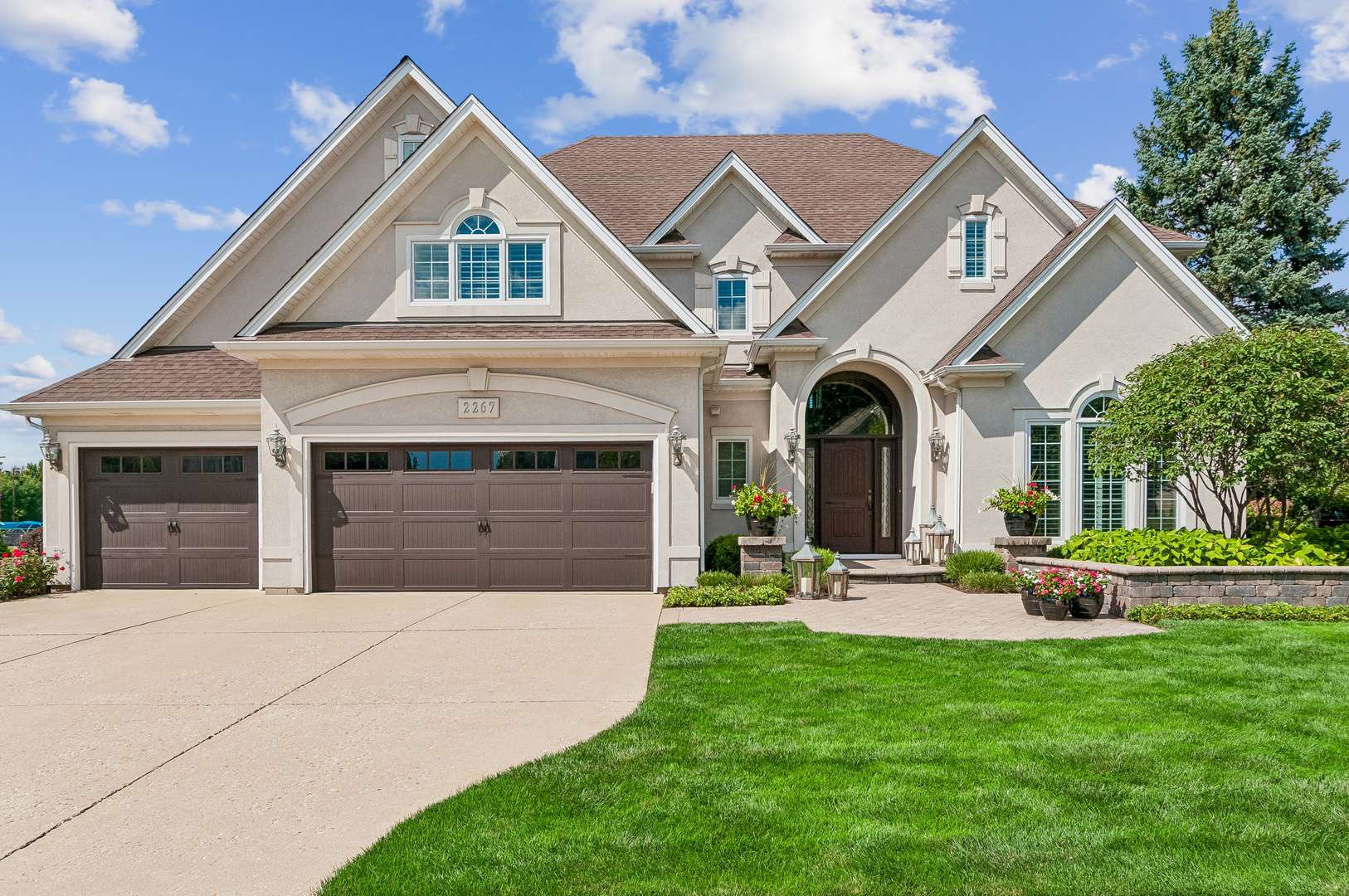 2267 Glouceston LN, Naperville, IL 60564