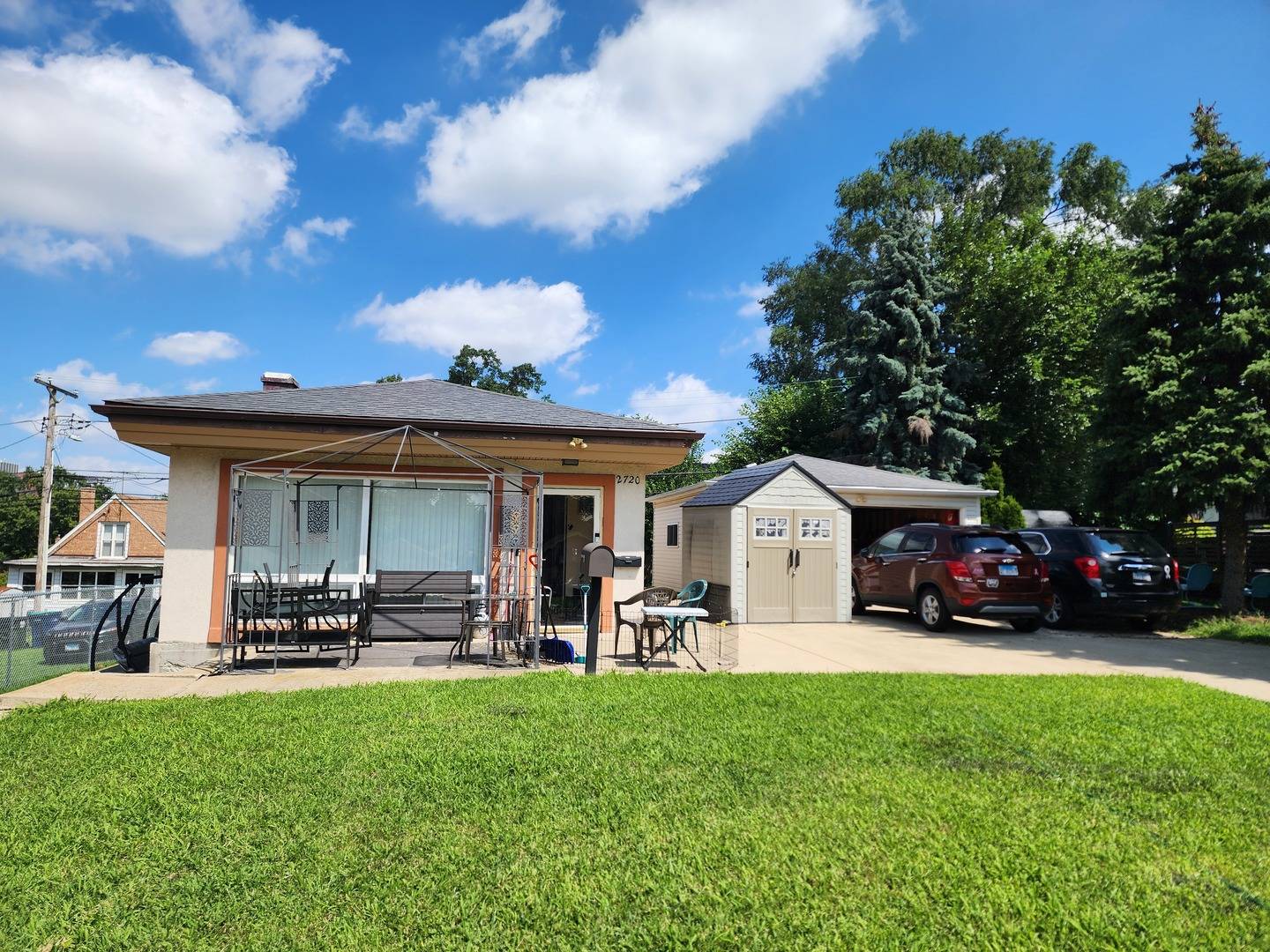 2720 W 96th PL, Evergreen Park, IL 60805