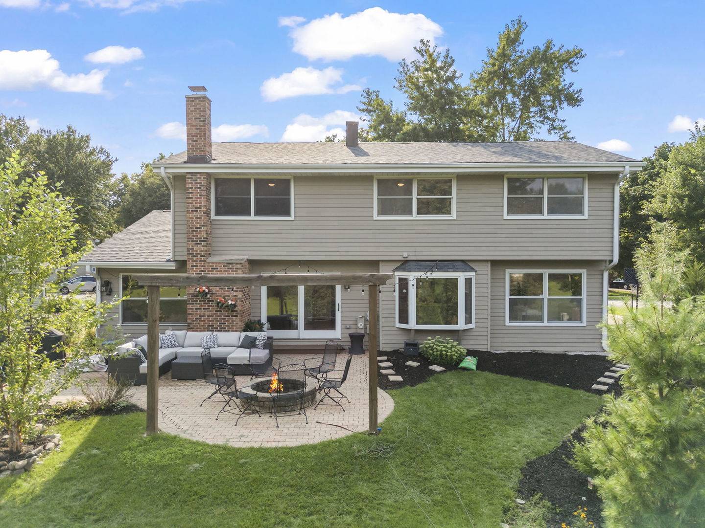 6S165 Lakewood DR, Naperville, IL 60540