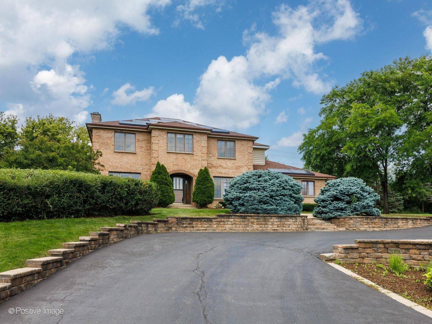 23 Squire RD, Hawthorn Woods, IL 60047