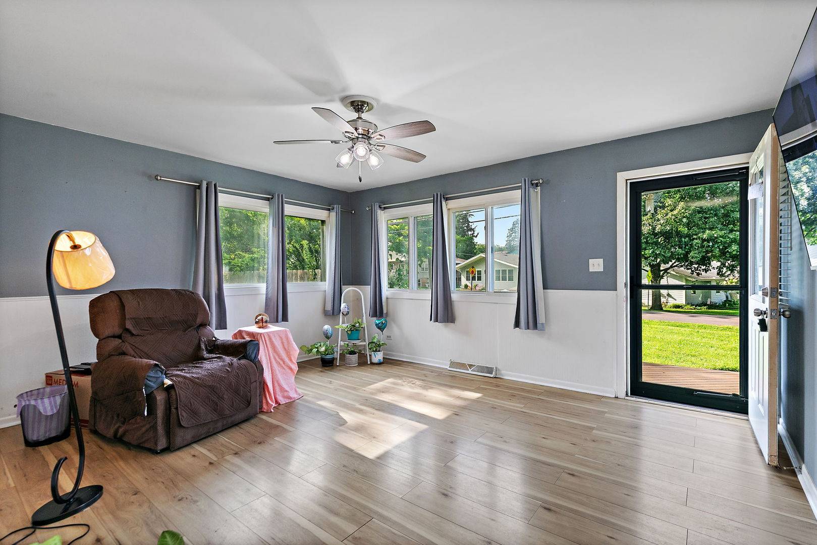 308 Ramble RD, Lake In The Hills, IL 60156