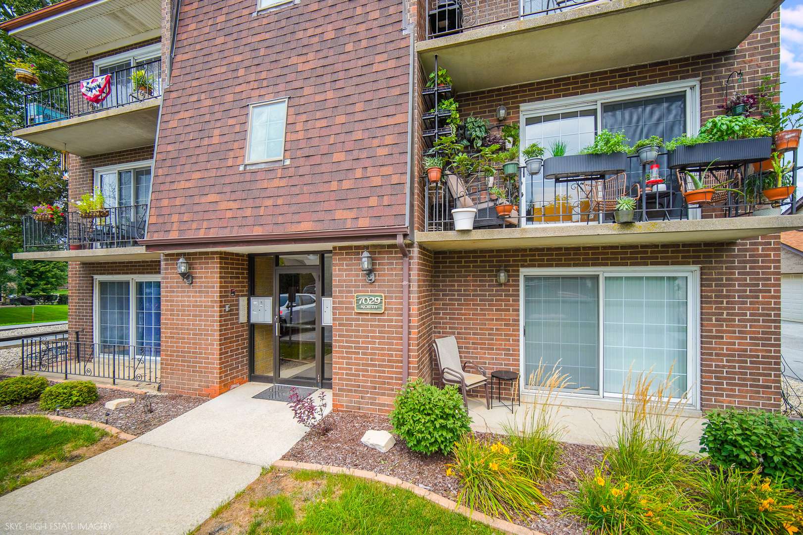 7029 167th ST #4N, Tinley Park, IL 60477