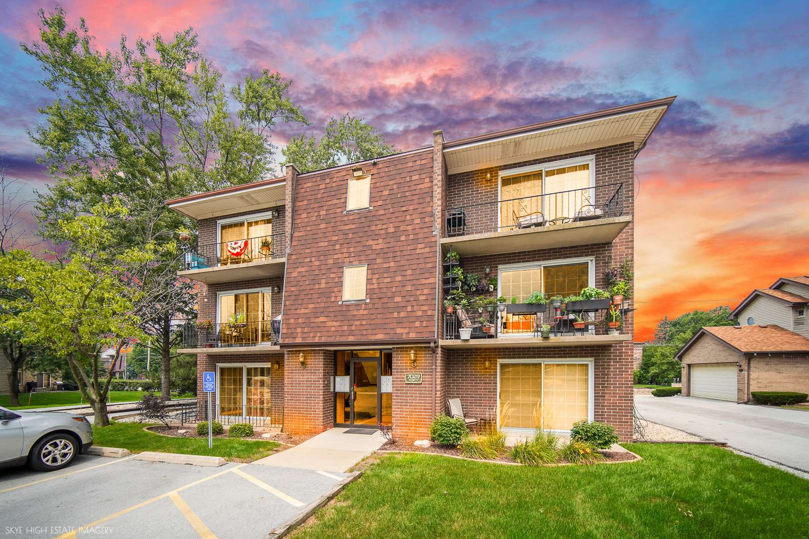 7029 167th ST #4N, Tinley Park, IL 60477